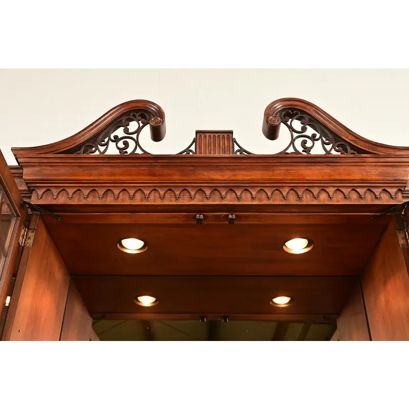 Henredon Georgian Carved Mahogany Lighted Breakfront Bookcase Cabinet - Image 12