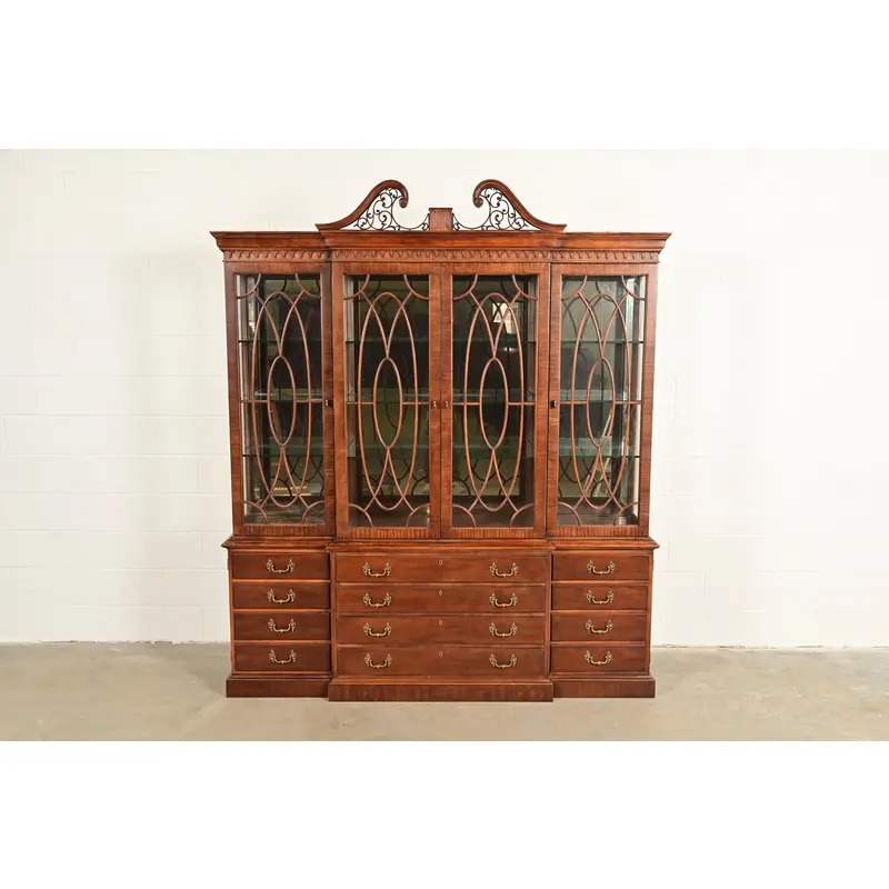 Henredon Georgian Carved Mahogany Lighted Breakfront Bookcase Cabinet - Image 2