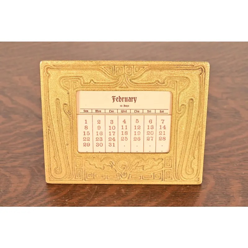 Tiffany Studios New York Chinese Pattern Bronze Doré Desk Calendar Frame or Picture Frame - Image 2