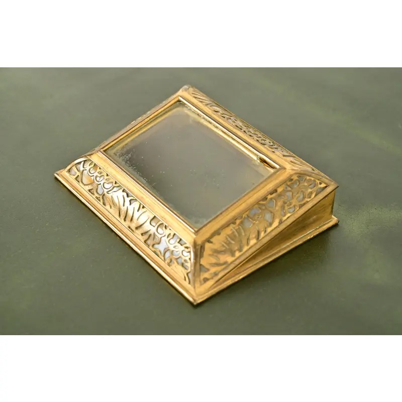 Tiffany Studios New York Grapevine Bronze Doré and Favrile Slag Glass Desk Calendar Holder or Picture Frame - Image 2