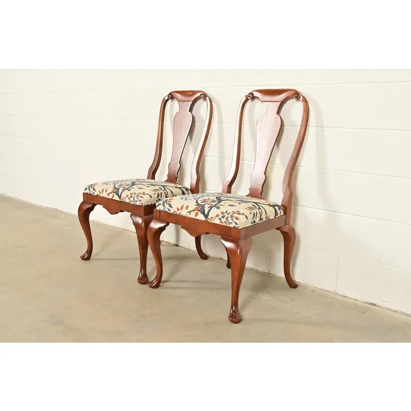 Baker Furniture Queen Anne Carved Walnut Side Chairs or Dining Chairs, Pair - Image 3
