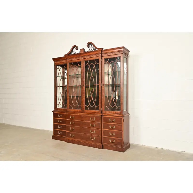 Henredon Georgian Carved Mahogany Lighted Breakfront Bookcase Cabinet - Image 3