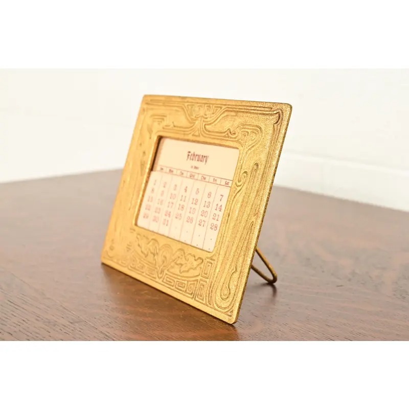 Tiffany Studios New York Chinese Pattern Bronze Doré Desk Calendar Frame or Picture Frame - Image 3