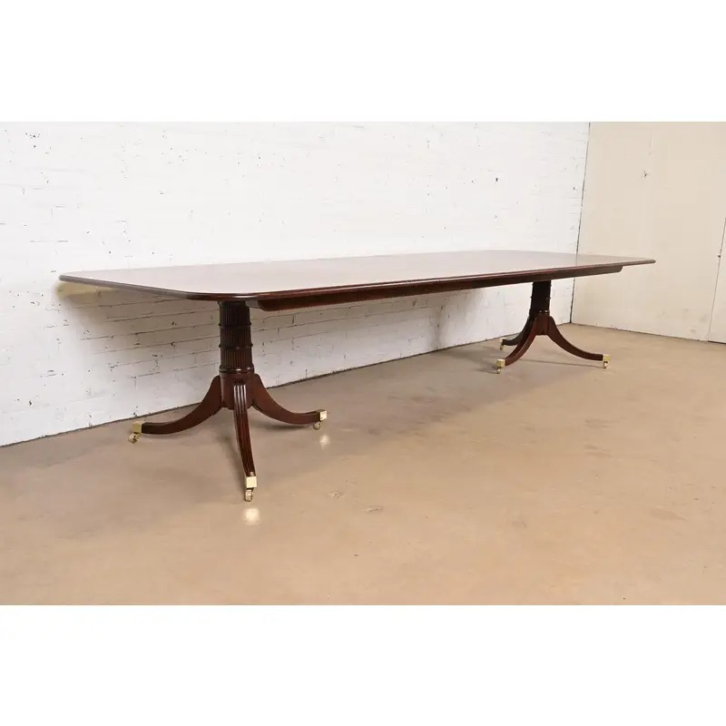 Baker Furniture Stately Homes Georgian Banded Mahogany Double Pedestal Extension Dining Table, Newly Refinished - Image 4
