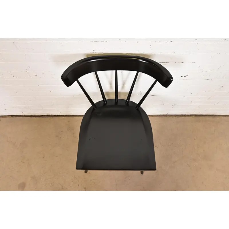 Paul McCobb Planner Group Mid-Century Modern Black Lacquered Spindle Back Dining Chair, Newly Refinished - Image 5