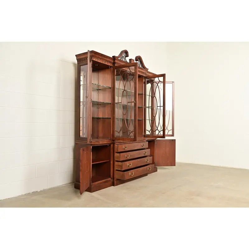 Henredon Georgian Carved Mahogany Lighted Breakfront Bookcase Cabinet - Image 6