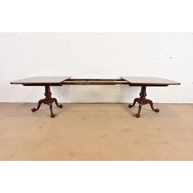 Henredon Georgian Flame Mahogany Double Pedestal Extension Dining Table, Newly Refinished - Image 6