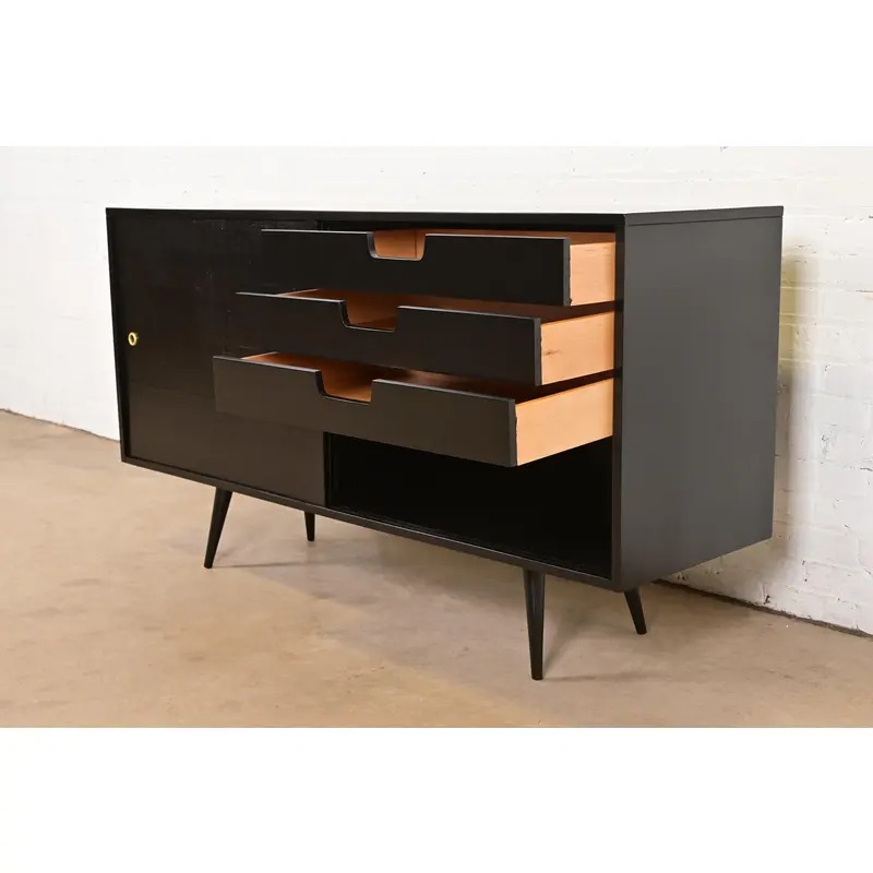Paul McCobb Planner Group Mid-Century Modern Black Lacquered Sideboard Credenza, Newly Refinished - Image 6