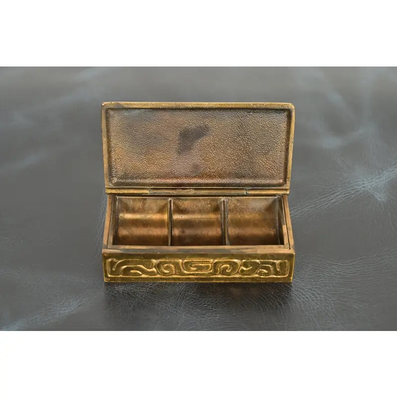 Tiffany Studios New York Zodiac Bronze Doré Stamp Box - Image 6