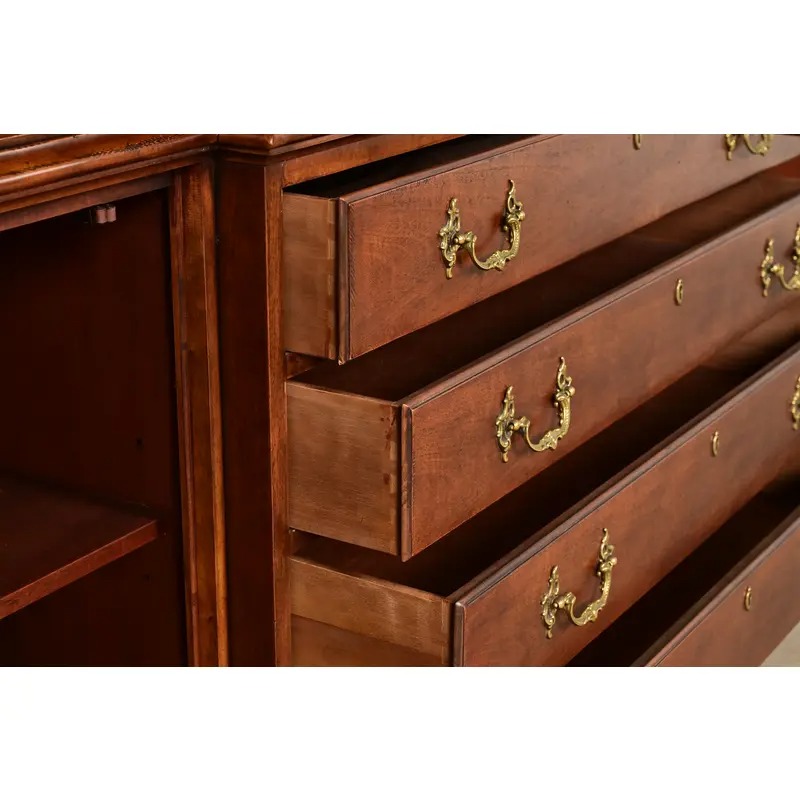 Henredon Georgian Carved Mahogany Lighted Breakfront Bookcase Cabinet - Image 7