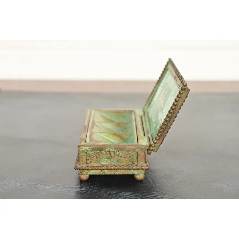 Tiffany Studios New York Pine Needle Pattern Bronze and Favrile Slag Glass Stamp Box - Image 7