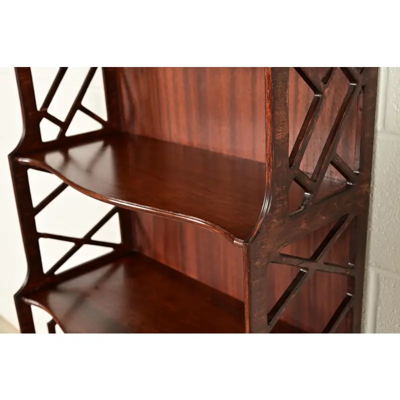 Baker Furniture Style Chinese Chippendale Carved Mahogany Étagère or Bookcase - Image 10