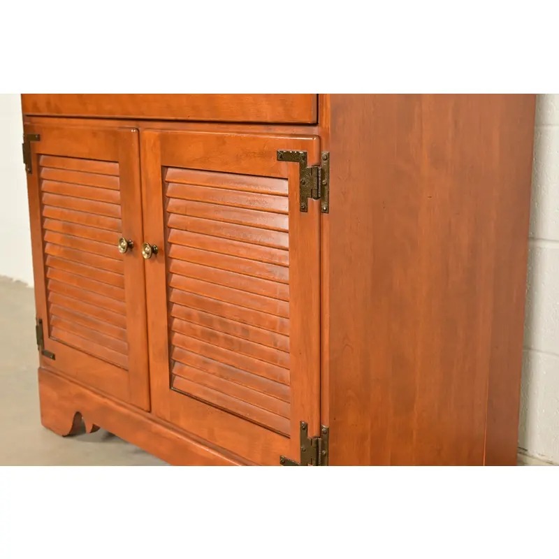 Ethan Allen American Colonial Solid Maple Breakfront Bookcase Cabinet, Circa 1960s - Image 13