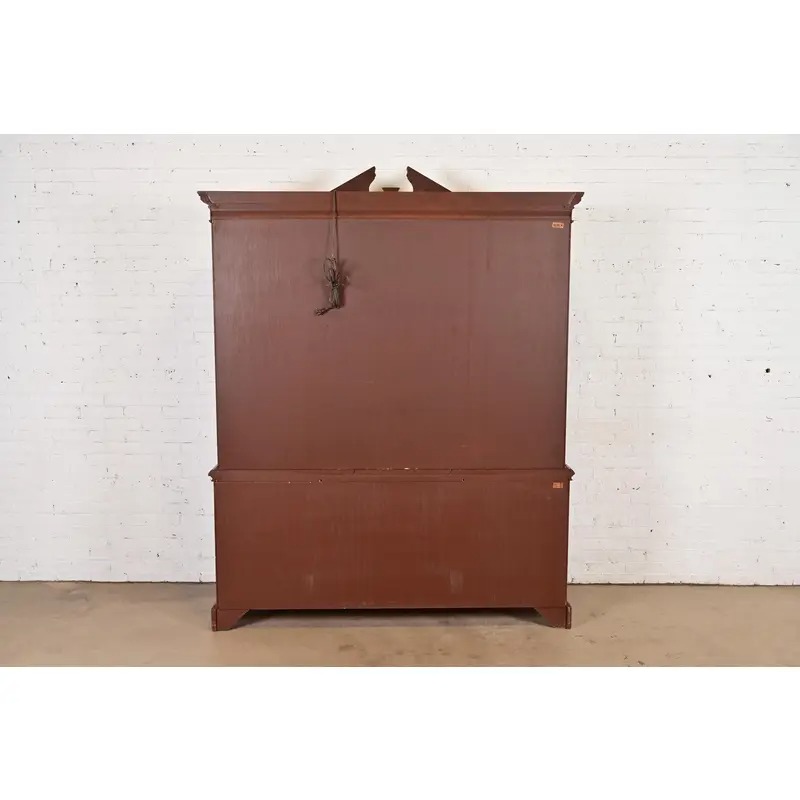 Baker Furniture Historic Charleston Georgian Flame Mahogany Lighted Breakfront Bookcase Cabinet - Image 15