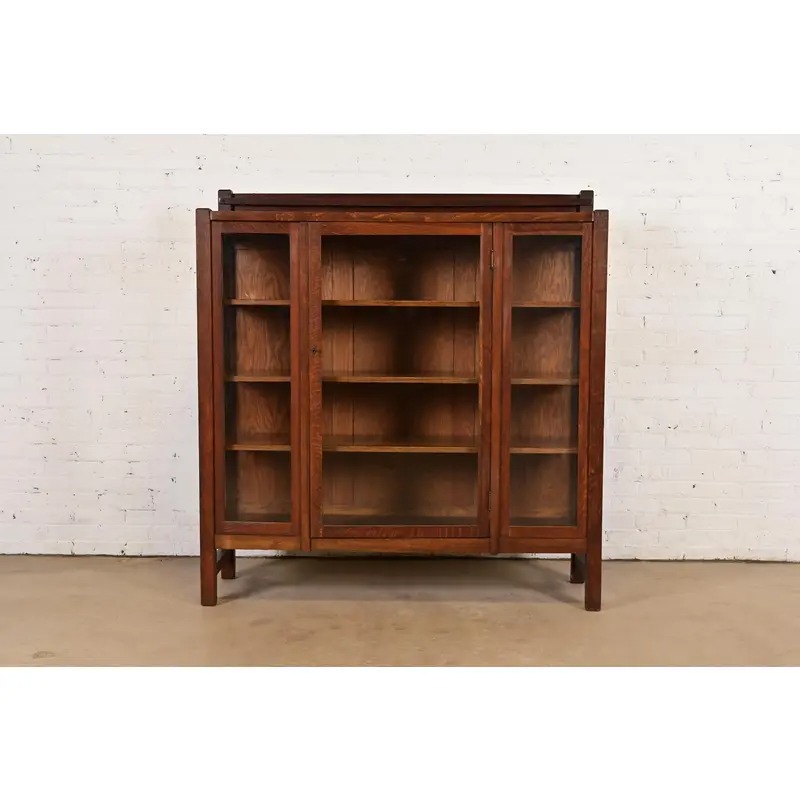 Limbert Style Antique Mission Oak Arts and Crafts Bookcase Cabinet, Circa 1910