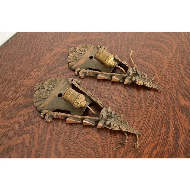 1930s Mid-West Art Deco Bronze Soleure Wall Sconces, 1930s - Image 2