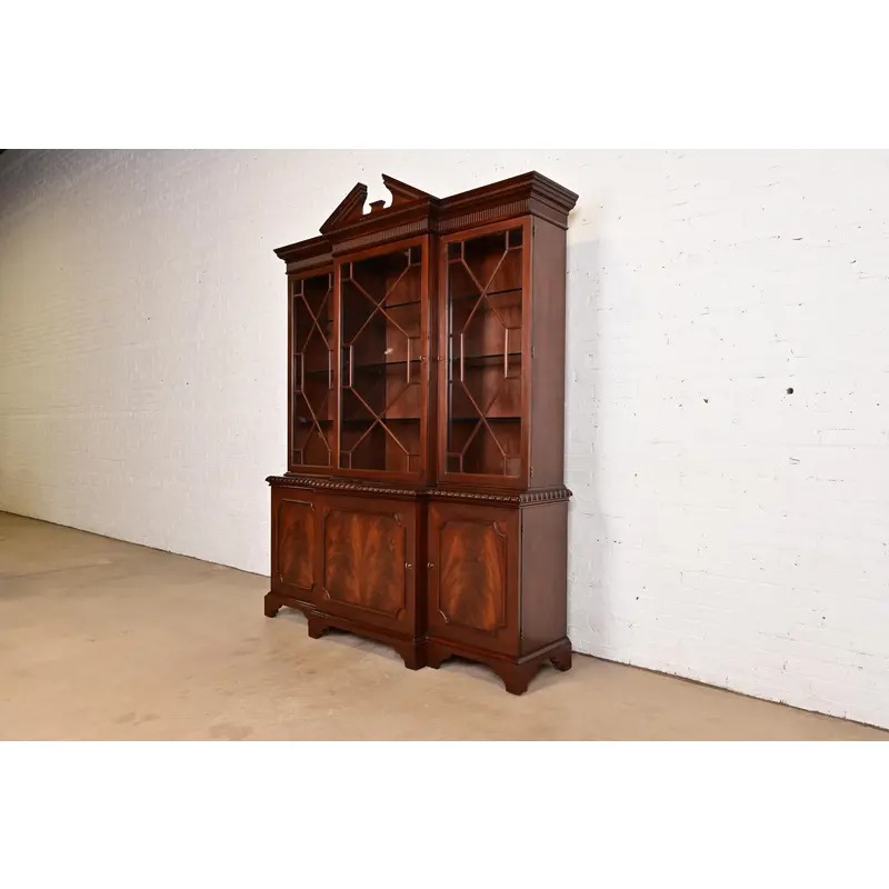 Baker Furniture Historic Charleston Georgian Flame Mahogany Lighted Breakfront Bookcase Cabinet - Image 3