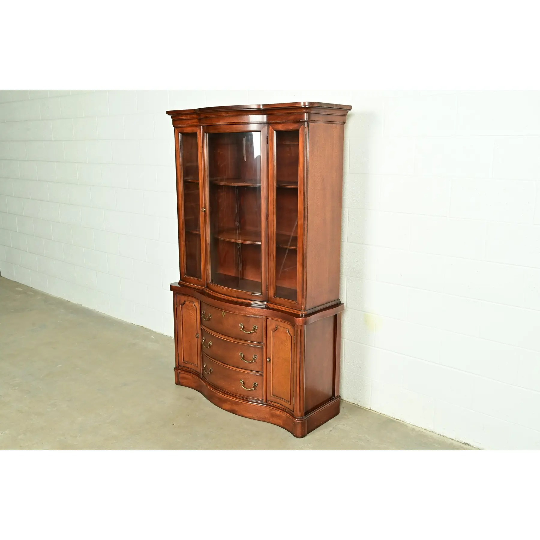 Baker Furniture Style Georgian Carved Mahogany Breakfront Bookcase Cabinet, Circa 1950s - Image 5