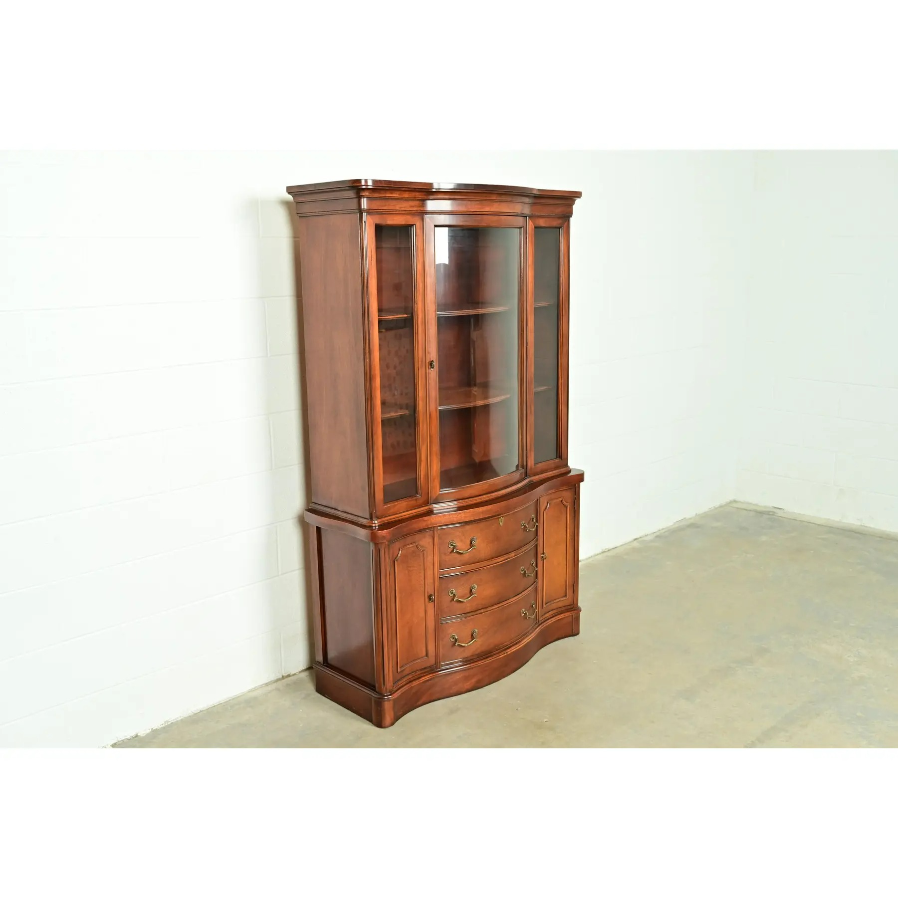 Baker Furniture Style Georgian Carved Mahogany Breakfront Bookcase Cabinet, Circa 1950s - Image 3