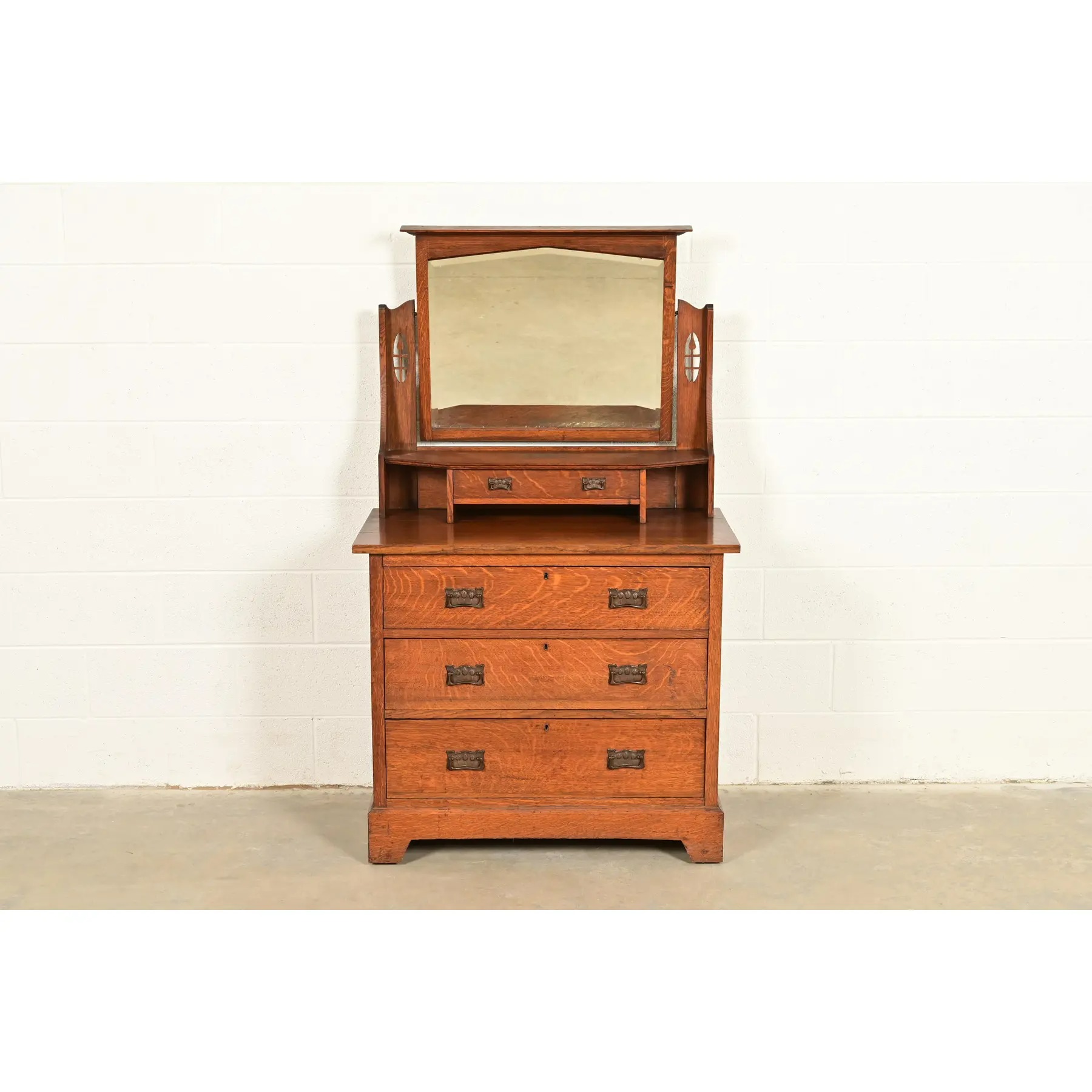 Liberty & Co. Antique English Mission Oak Arts & Crafts Vanity Dresser With Mirror, Circa 1900