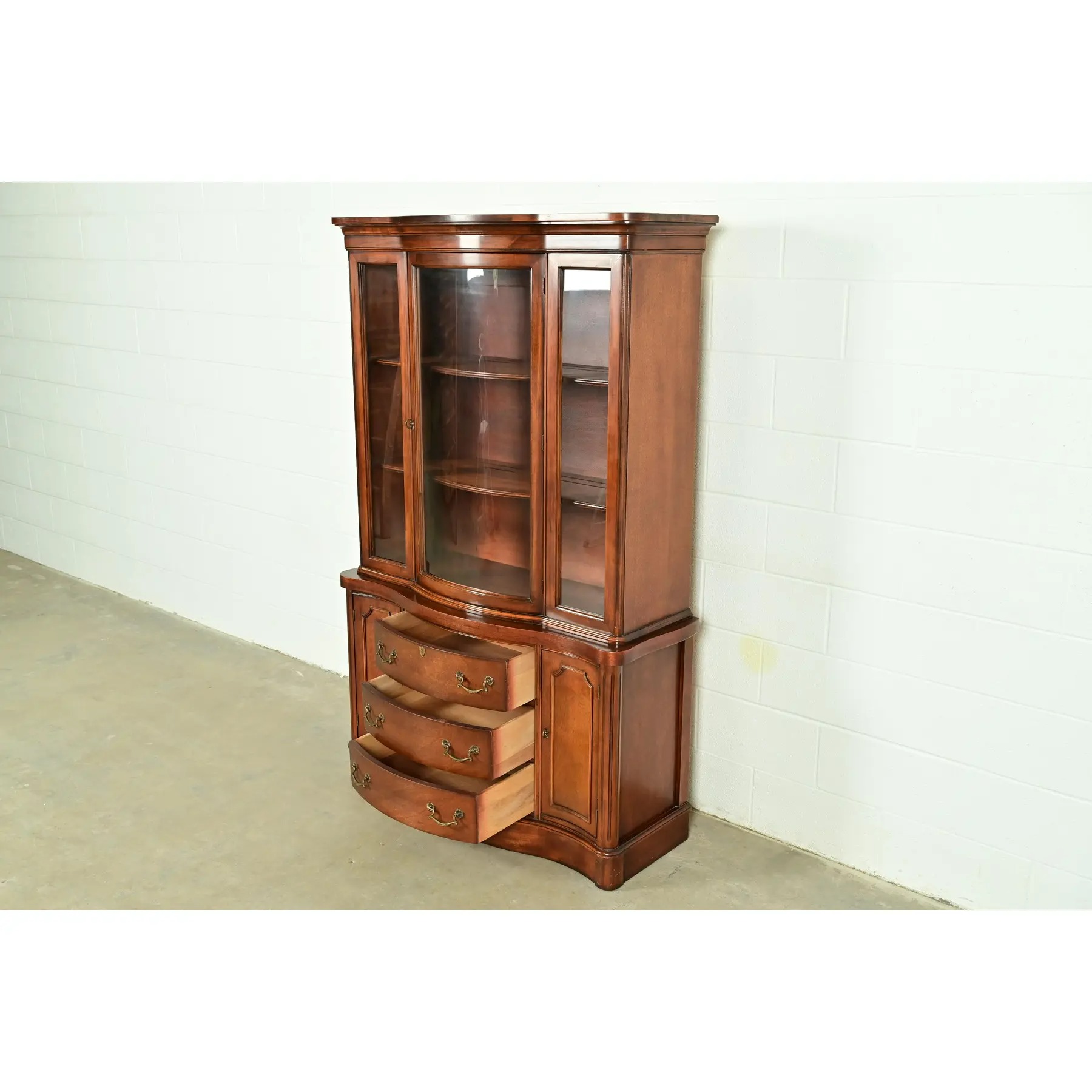 Baker Furniture Style Georgian Carved Mahogany Breakfront Bookcase Cabinet, Circa 1950s - Image 6