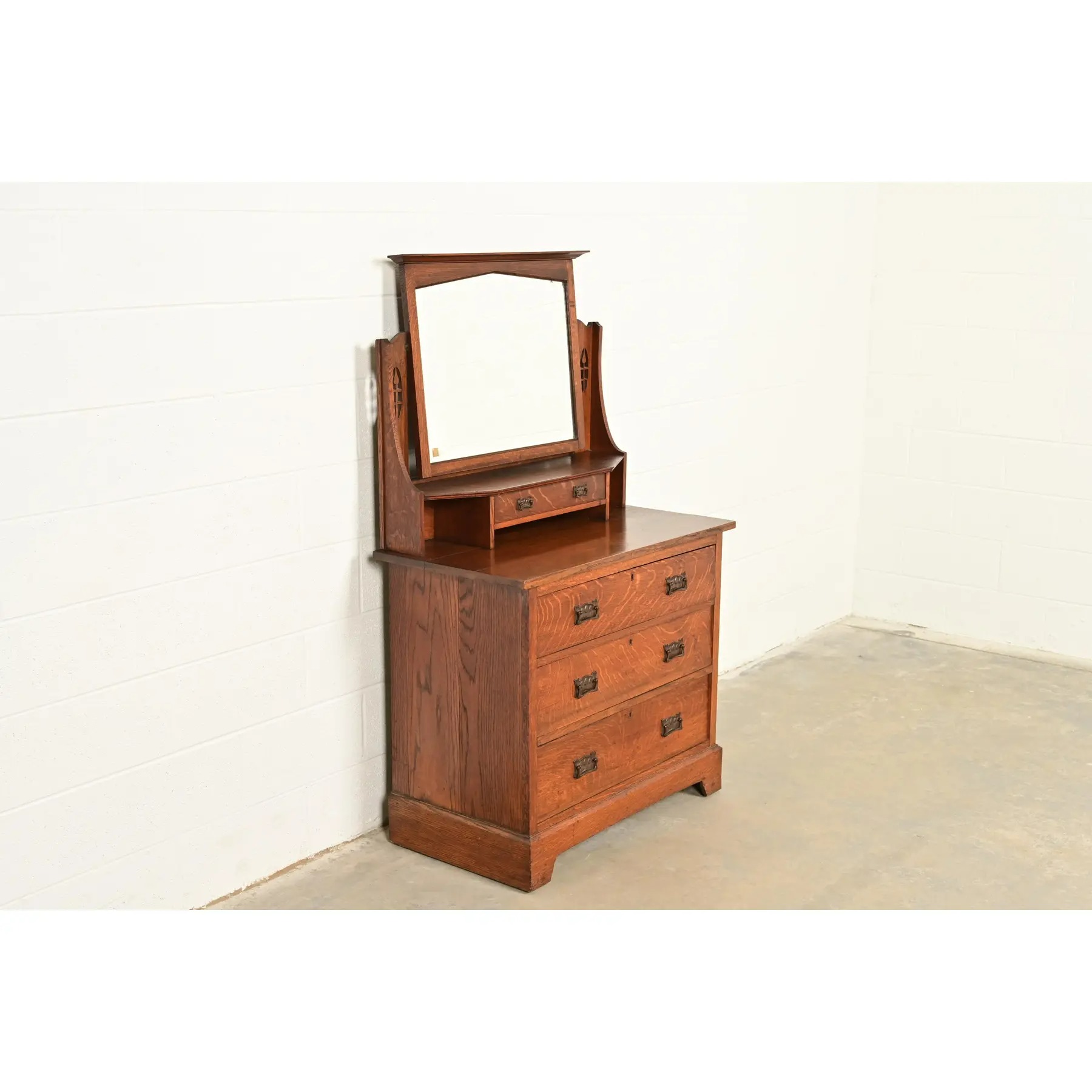 Liberty & Co. Antique English Mission Oak Arts & Crafts Vanity Dresser With Mirror, Circa 1900 - Image 4
