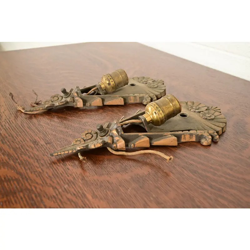 1930s Mid-West Art Deco Bronze Soleure Wall Sconces, 1930s - Image 4