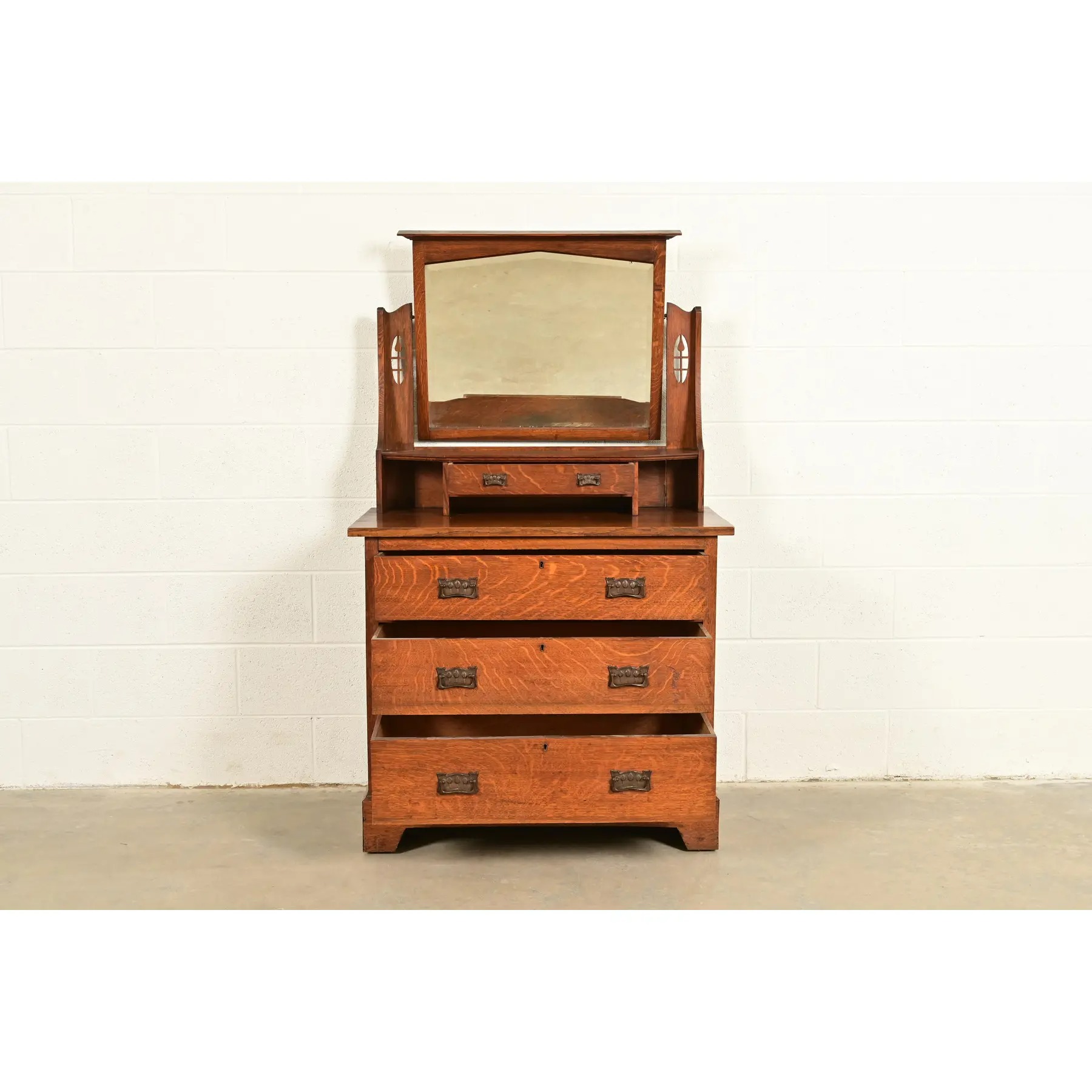 Liberty & Co. Antique English Mission Oak Arts & Crafts Vanity Dresser With Mirror, Circa 1900 - Image 5