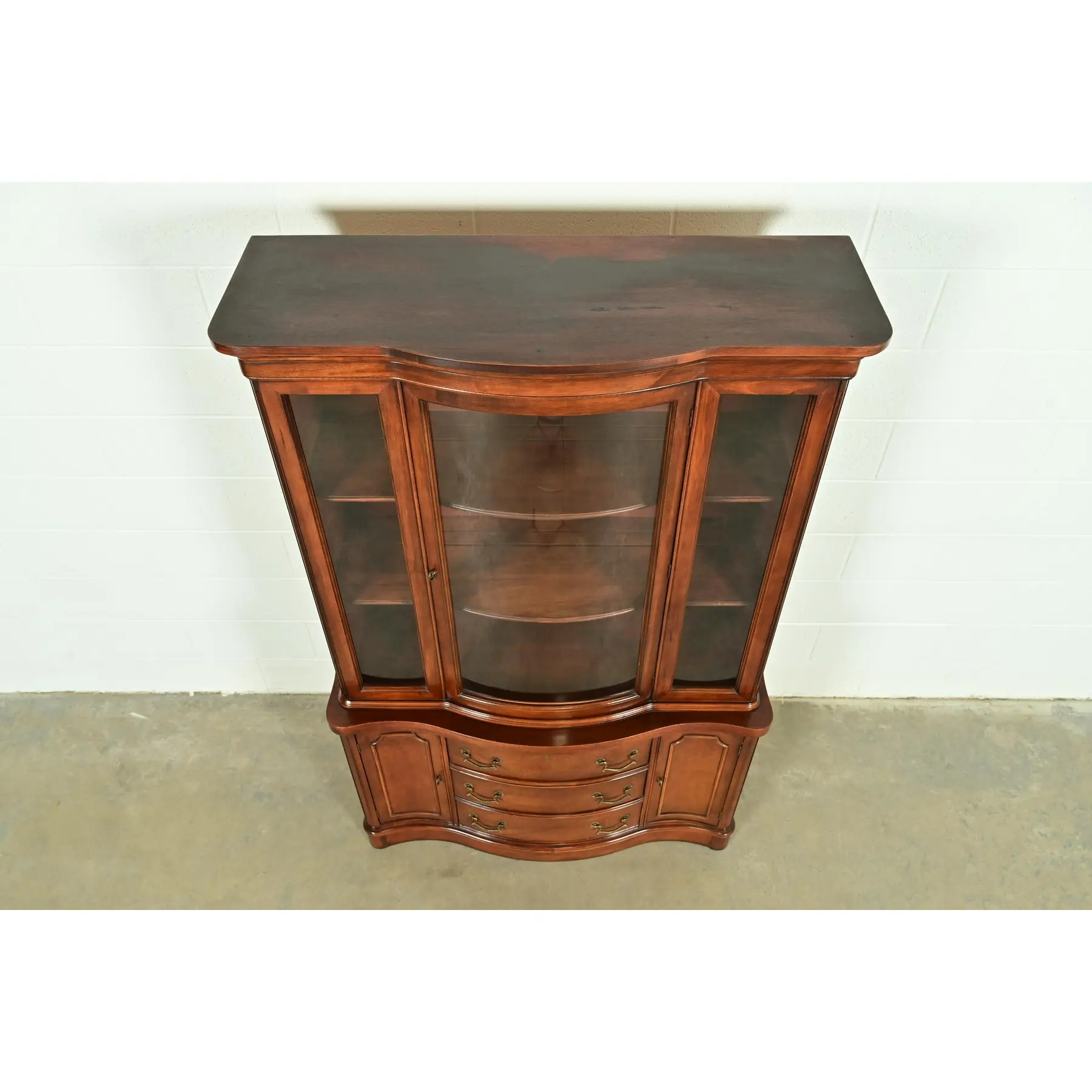 Baker Furniture Style Georgian Carved Mahogany Breakfront Bookcase Cabinet, Circa 1950s - Image 9