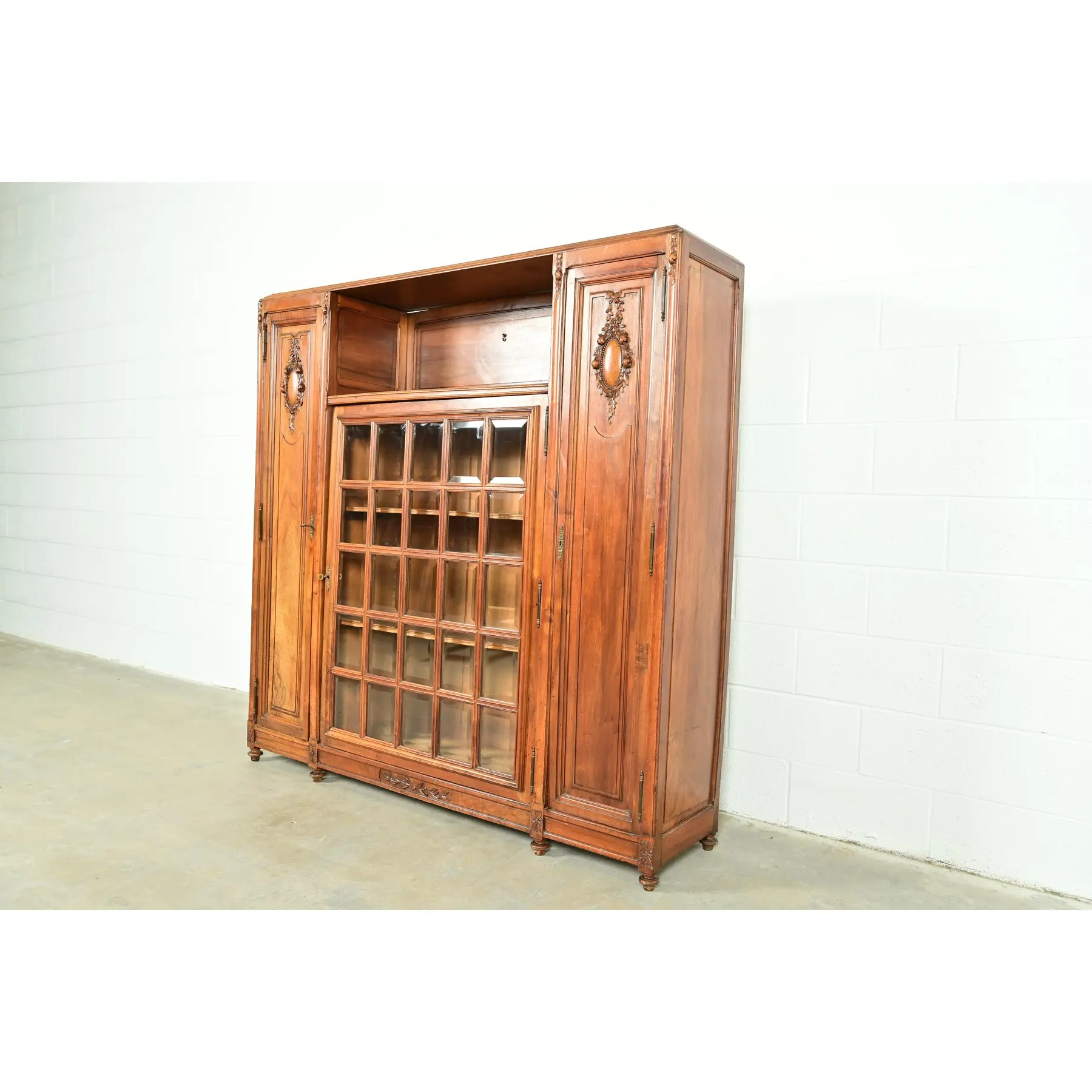 Louis Majorelle Style Antique French Art Nouveau Carved Burled Walnut Bibliotheque Bookcase Cabinet, Circa 1900 - Image 3