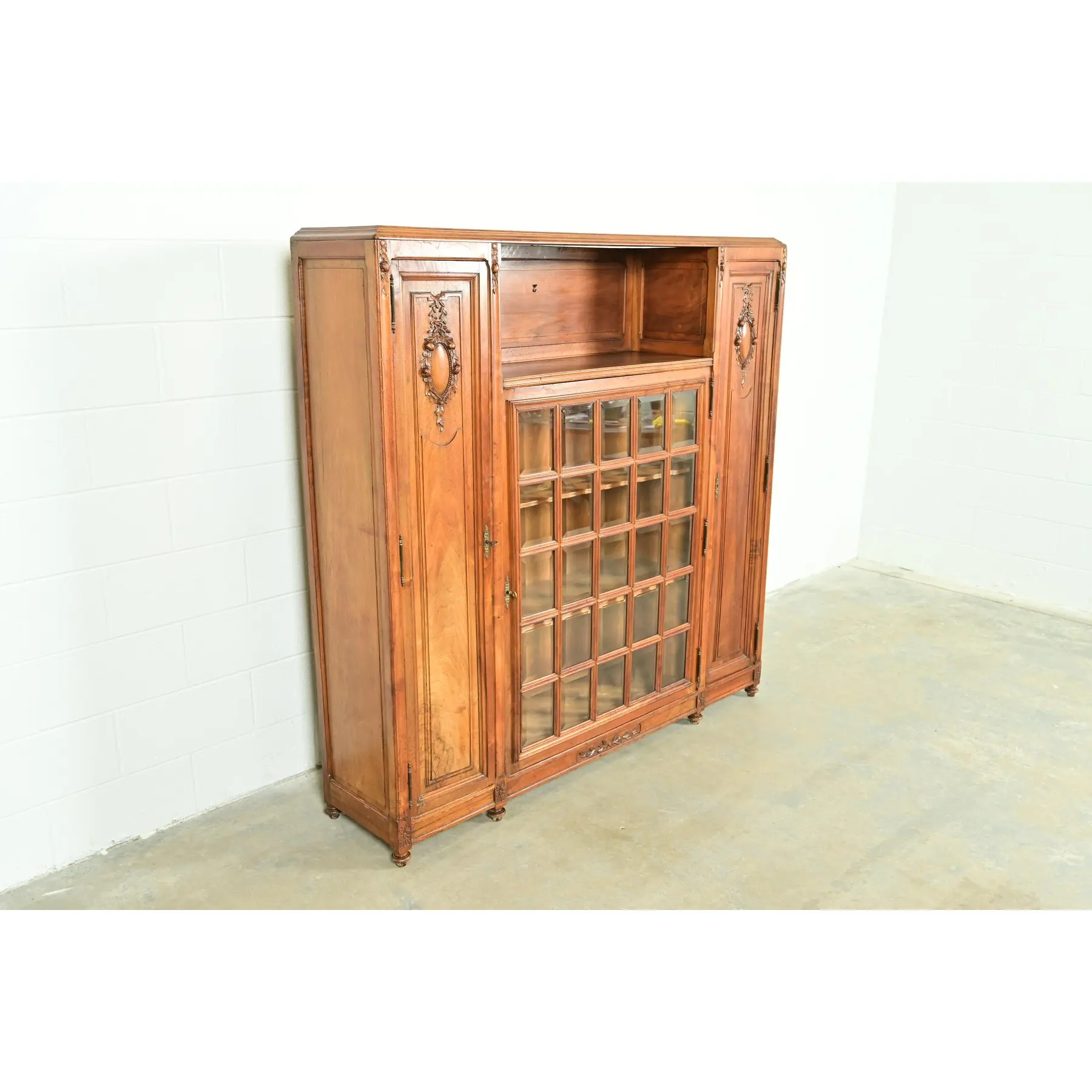 Louis Majorelle Style Antique French Art Nouveau Carved Burled Walnut Bibliotheque Bookcase Cabinet, Circa 1900 - Image 4