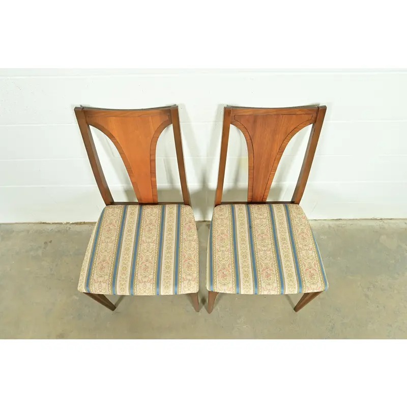 Broyhill Brasilia Mid-Century Modern Sculpted Walnut Side Chairs or Dining Chairs, Pair - Image 5