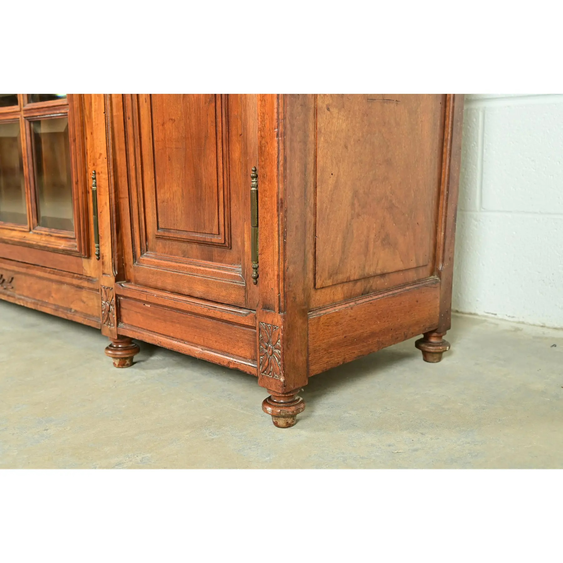 Louis Majorelle Style Antique French Art Nouveau Carved Burled Walnut Bibliotheque Bookcase Cabinet, Circa 1900 - Image 11