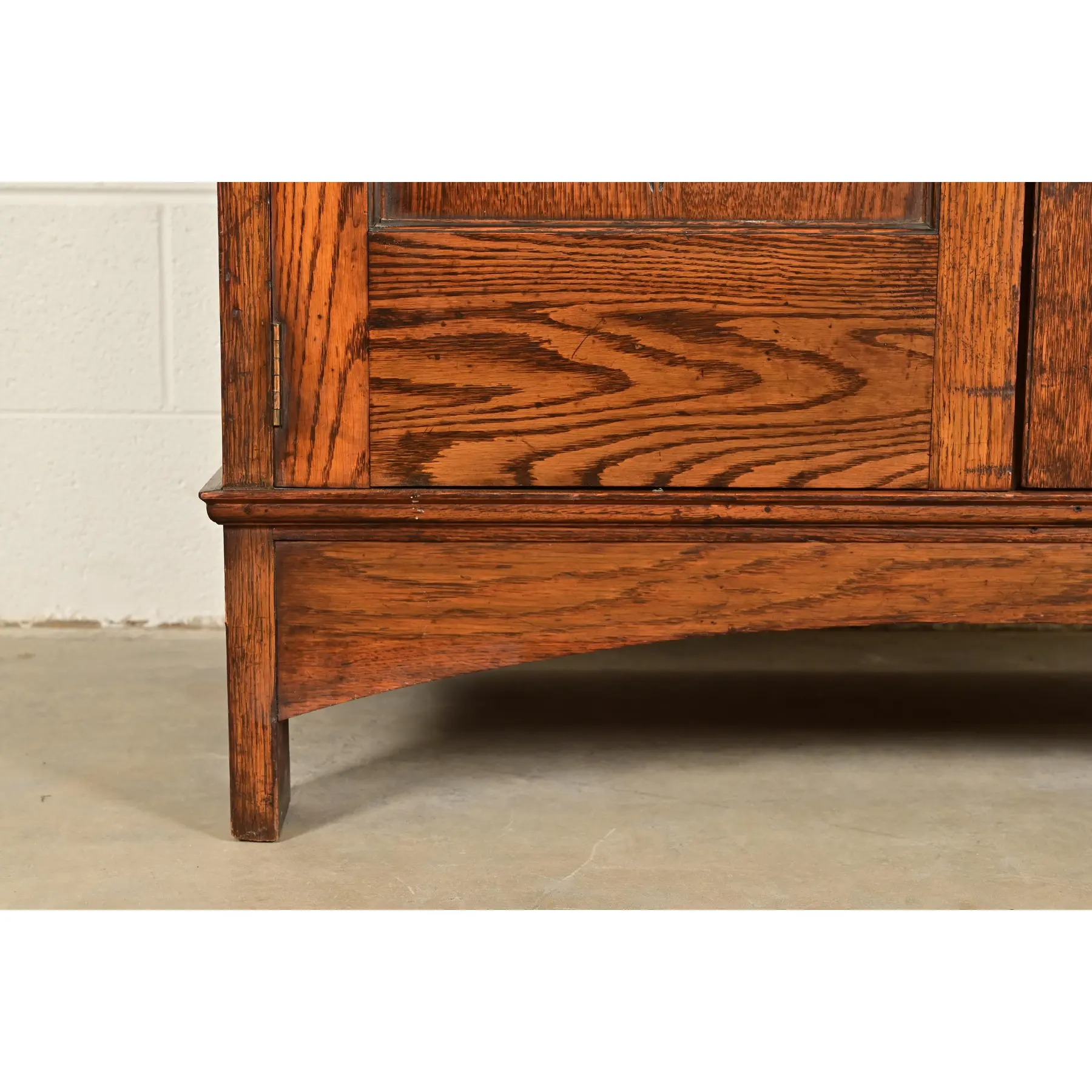 Liberty & Co. Antique English Arts & Crafts Oak Sideboard With Stained Glass Door, Circa 1900 - Image 12