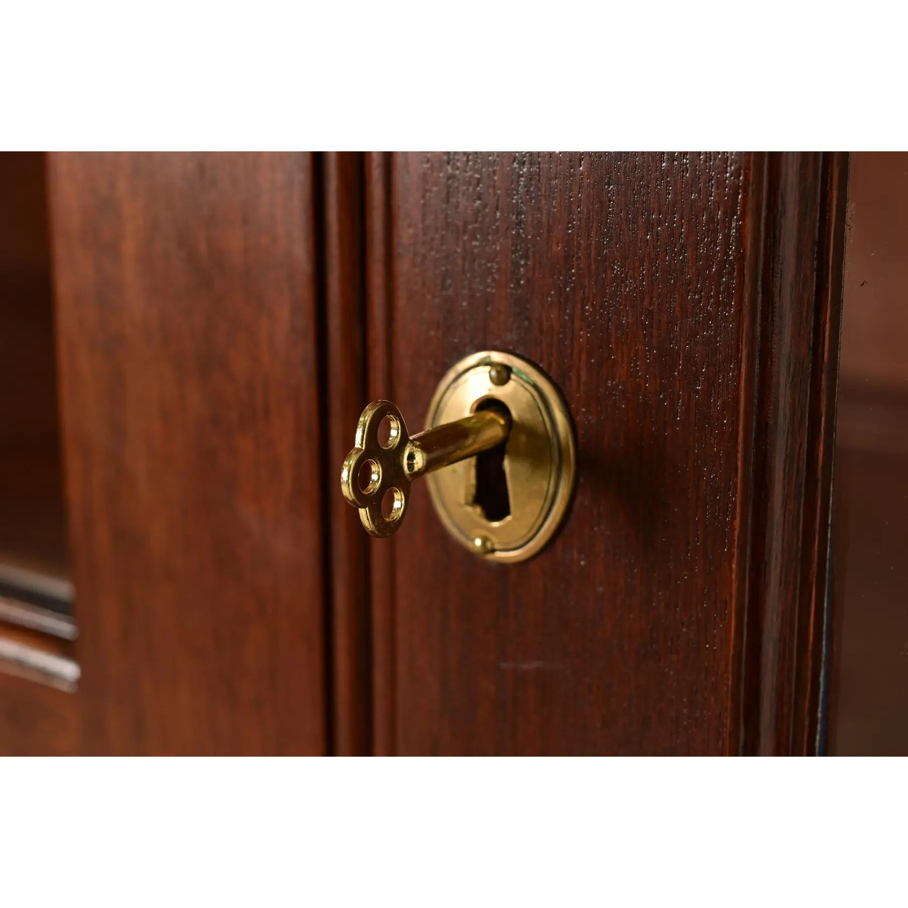 Kittinger Georgian Carved Mahogany Breakfront Bookcase Cabinet - Image 10