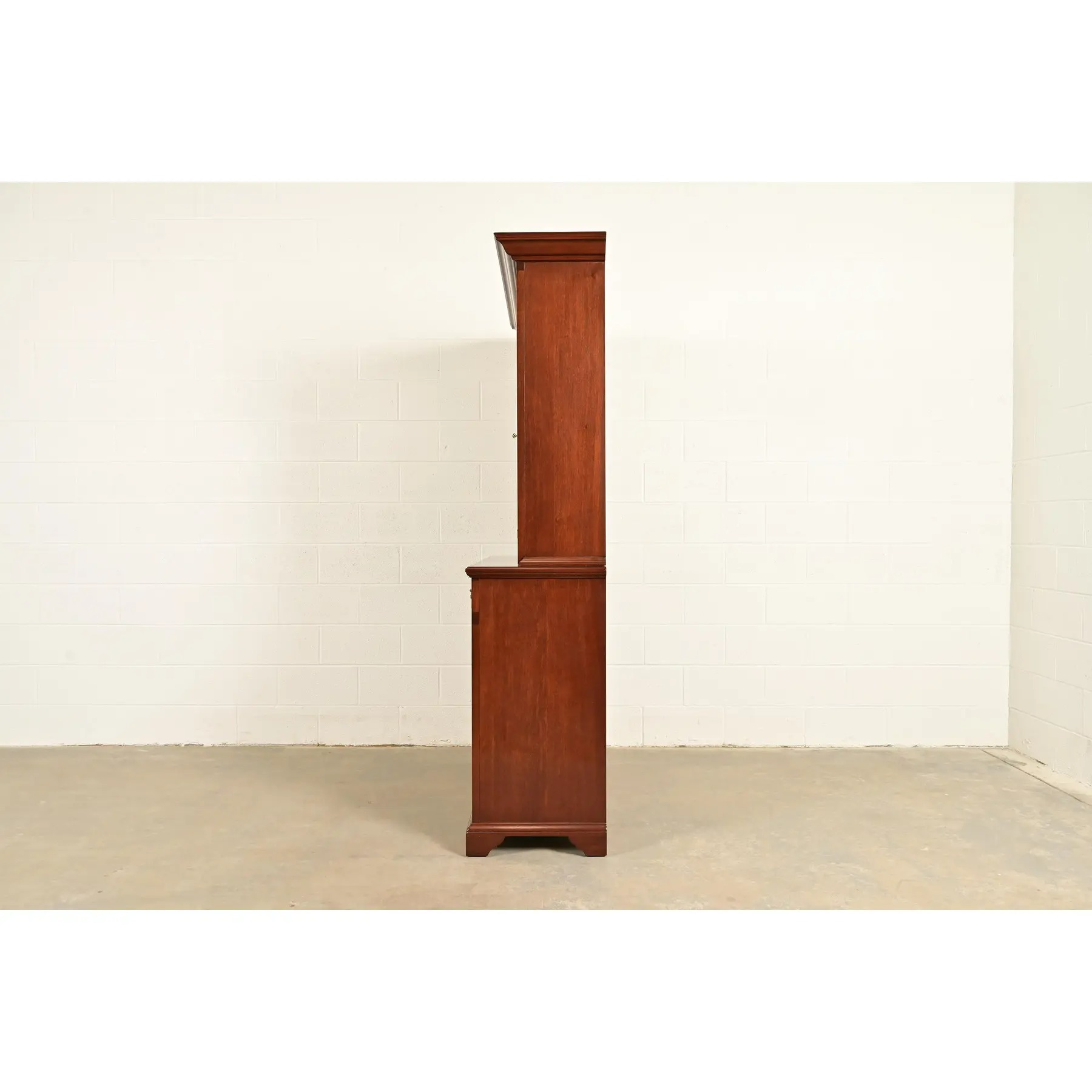 Kittinger Georgian Carved Mahogany Breakfront Bookcase Cabinet - Image 16