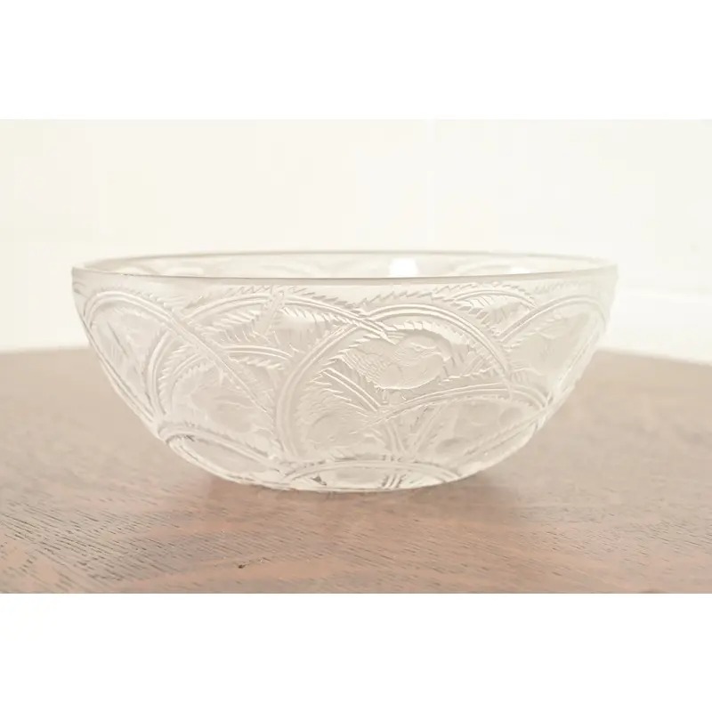 Lalique "Pinsons" Art Deco Frosted Crystal Glass Bowl, Circa 1930s