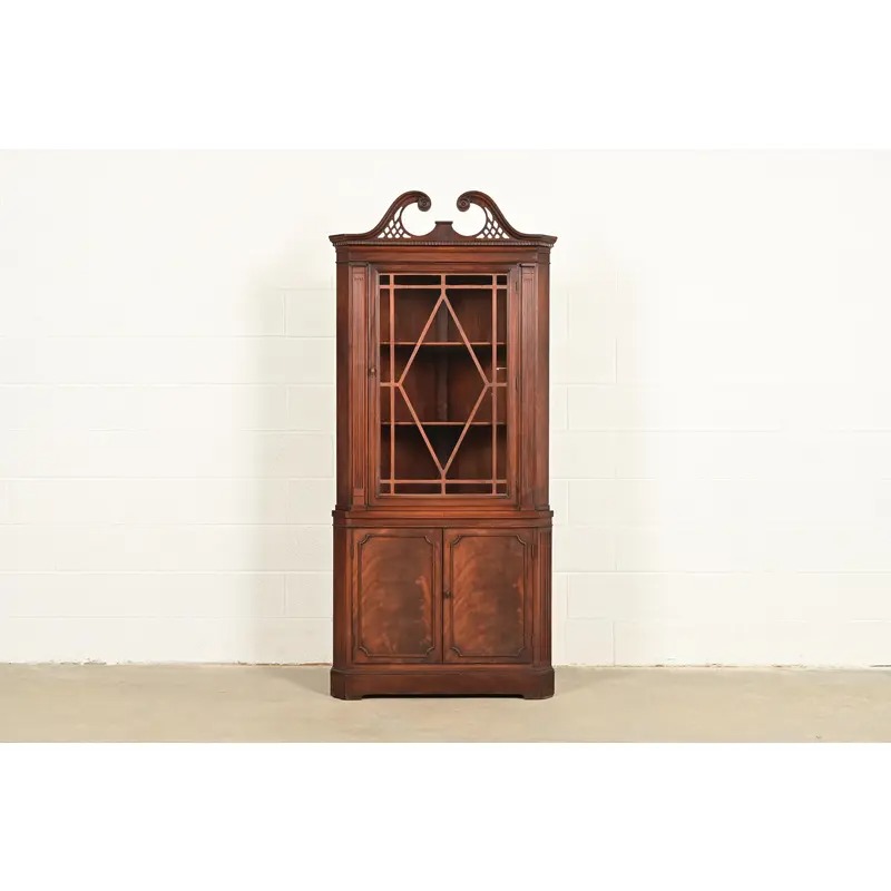 Baker Furniture Style Georgian Flame Mahogany Corner Cabinet, Circa 1940s