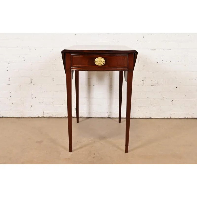 Baker Furniture Georgian Flame Mahogany Drop Leaf Pembroke Side Table, Newly Refinished - Image 3