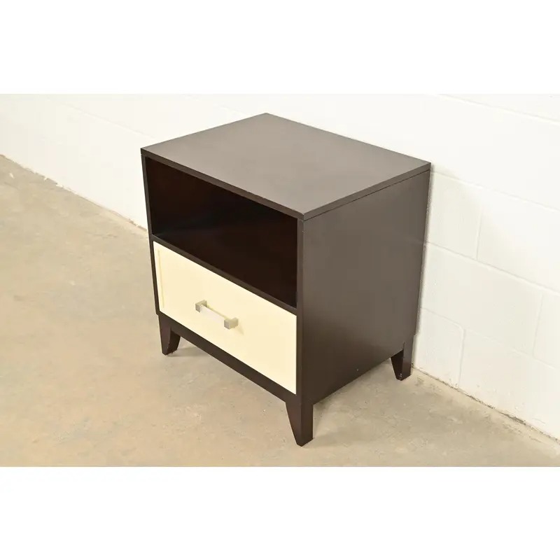 Kindel Furniture Modern Hollywood Regency Mahogany and Cream Lacquered Nightstand - Image 3