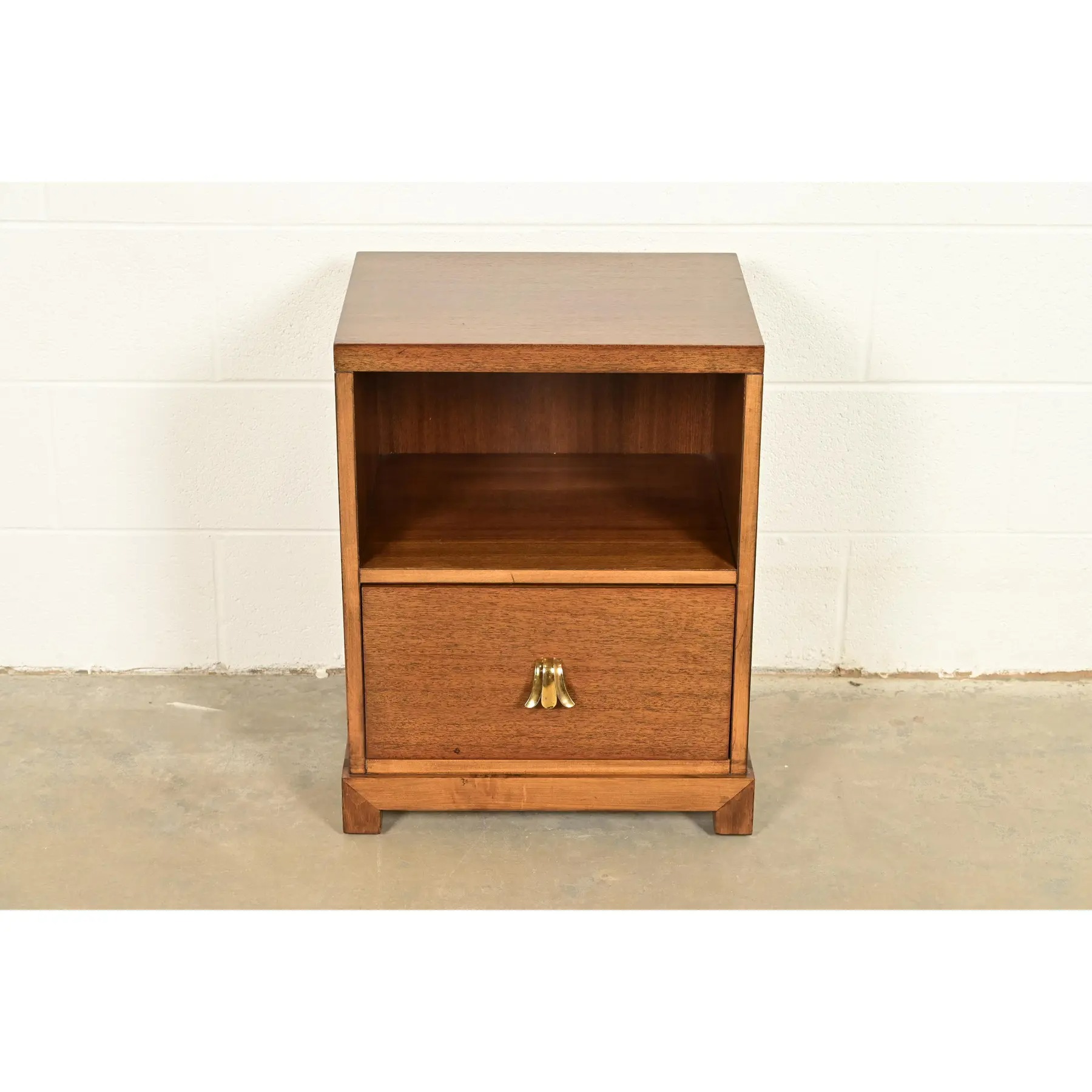 T. H. Robsjohn-Gibbings for Widdicomb Mid-Century Modern Hollywood Regency Mahogany Nightstand, 1950s - Image 2