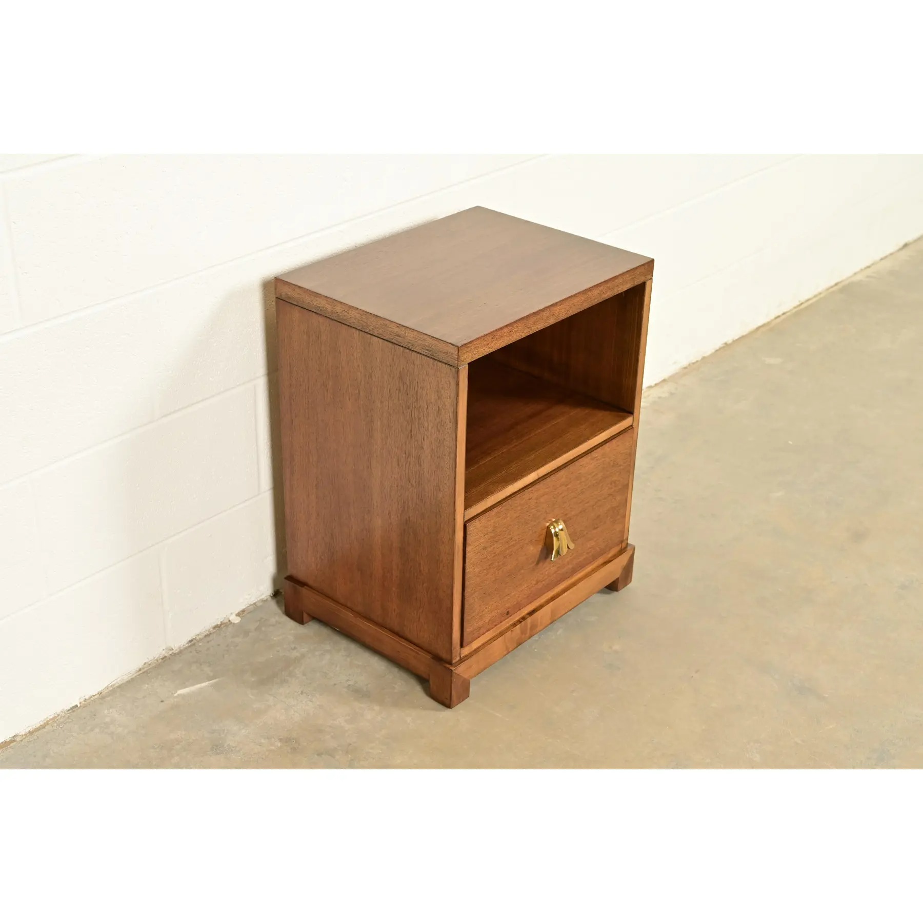 T. H. Robsjohn-Gibbings for Widdicomb Mid-Century Modern Hollywood Regency Mahogany Nightstand, 1950s - Image 4