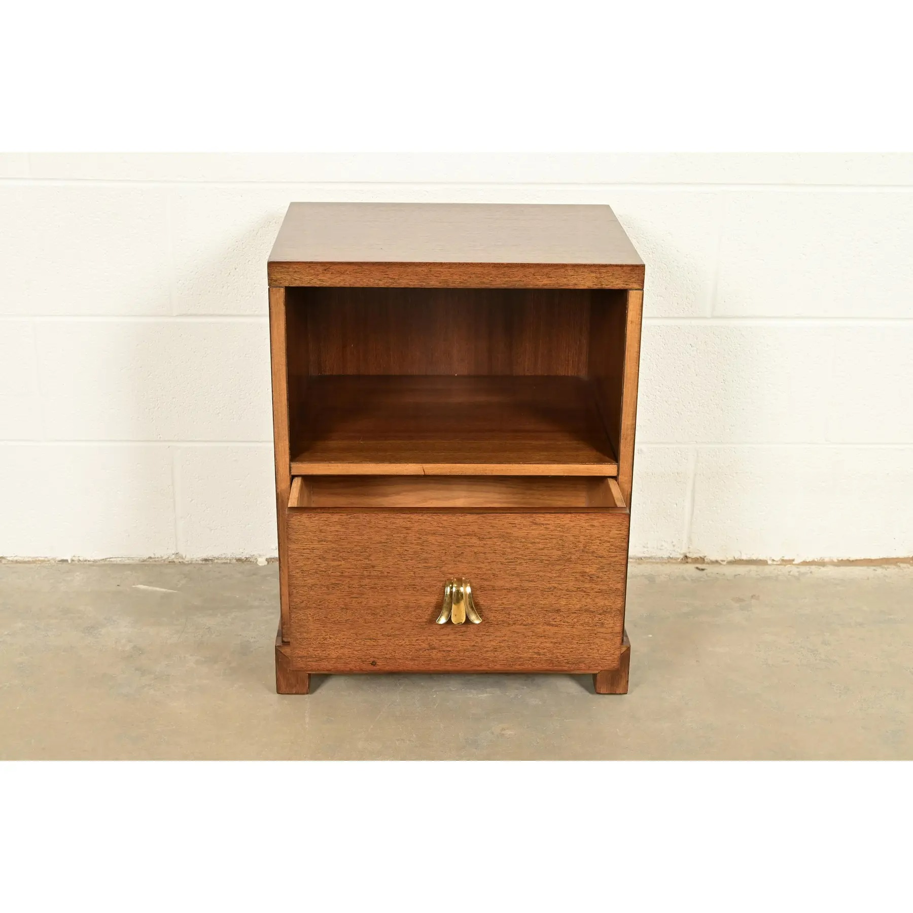 T. H. Robsjohn-Gibbings for Widdicomb Mid-Century Modern Hollywood Regency Mahogany Nightstand, 1950s - Image 5