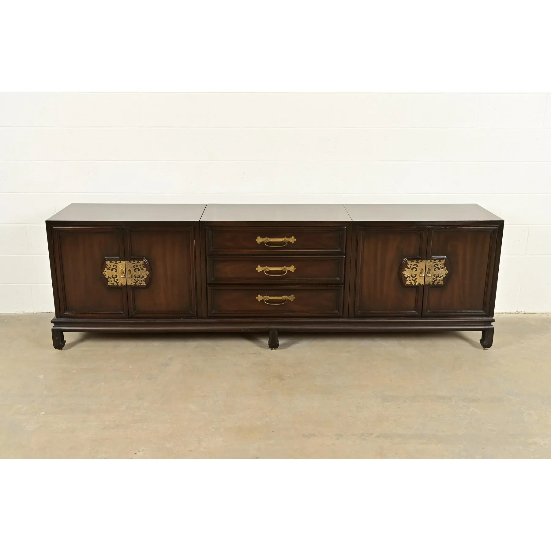 John Stuart for Mount Airy Hollywood Regency Chinoiserie Monumental Mahogany and Brass Sideboard Credenza, 1960s - Image 2