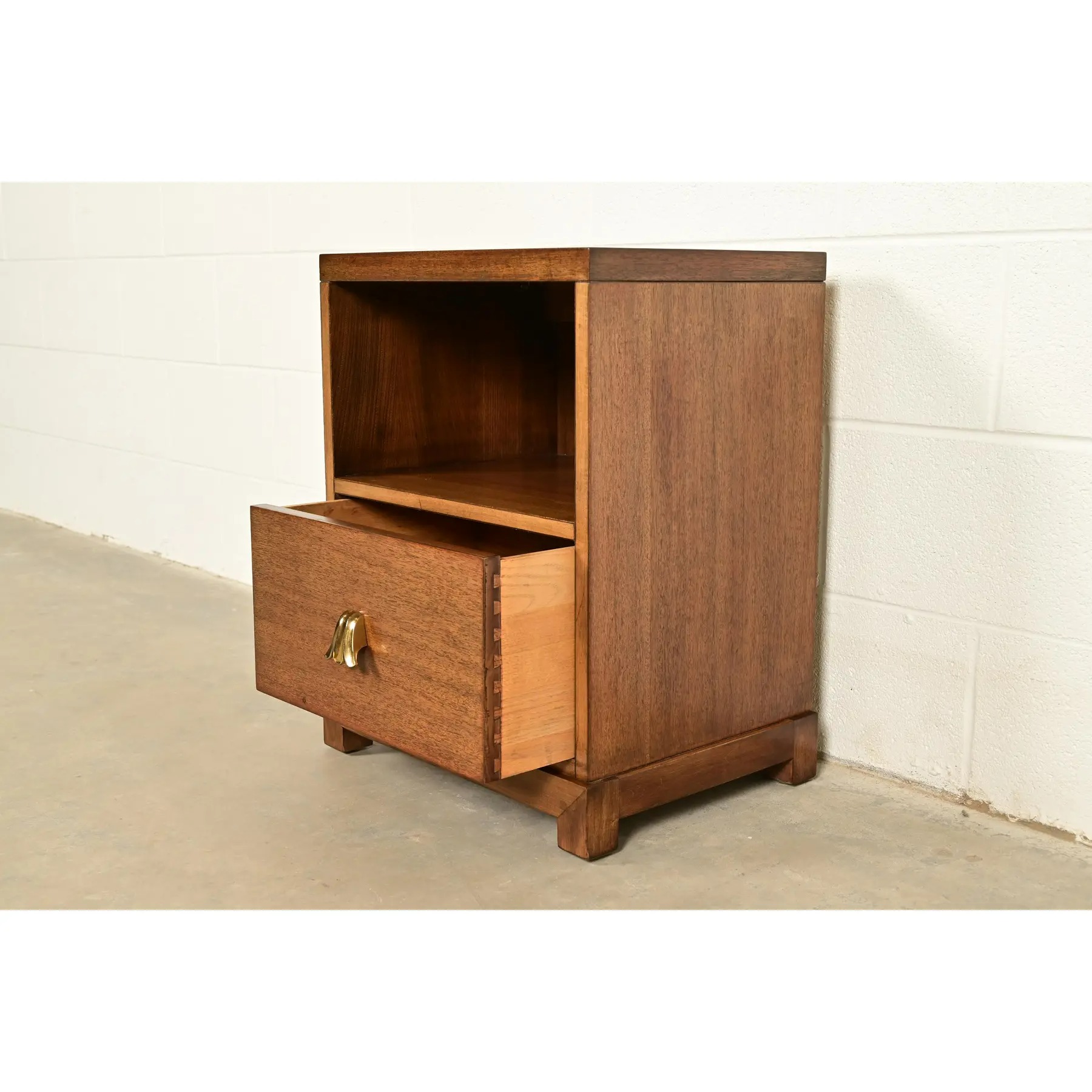 T. H. Robsjohn-Gibbings for Widdicomb Mid-Century Modern Hollywood Regency Mahogany Nightstand, 1950s - Image 6
