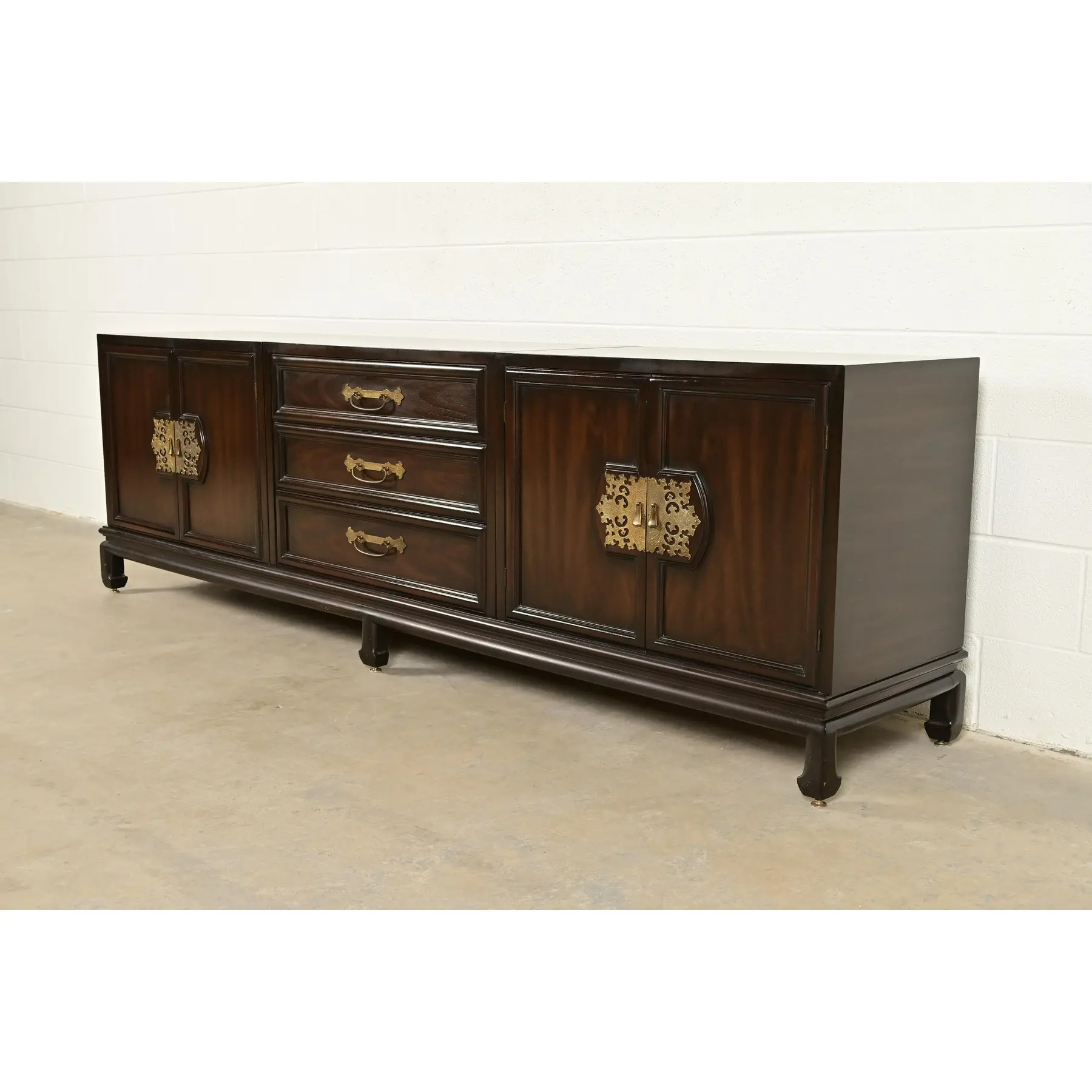 John Stuart for Mount Airy Hollywood Regency Chinoiserie Monumental Mahogany and Brass Sideboard Credenza, 1960s - Image 4