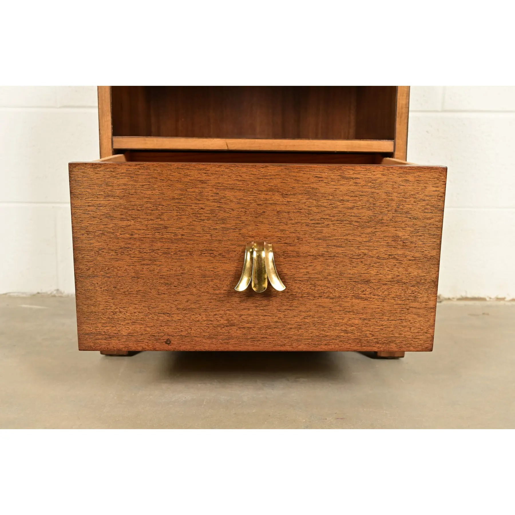 T. H. Robsjohn-Gibbings for Widdicomb Mid-Century Modern Hollywood Regency Mahogany Nightstand, 1950s - Image 7