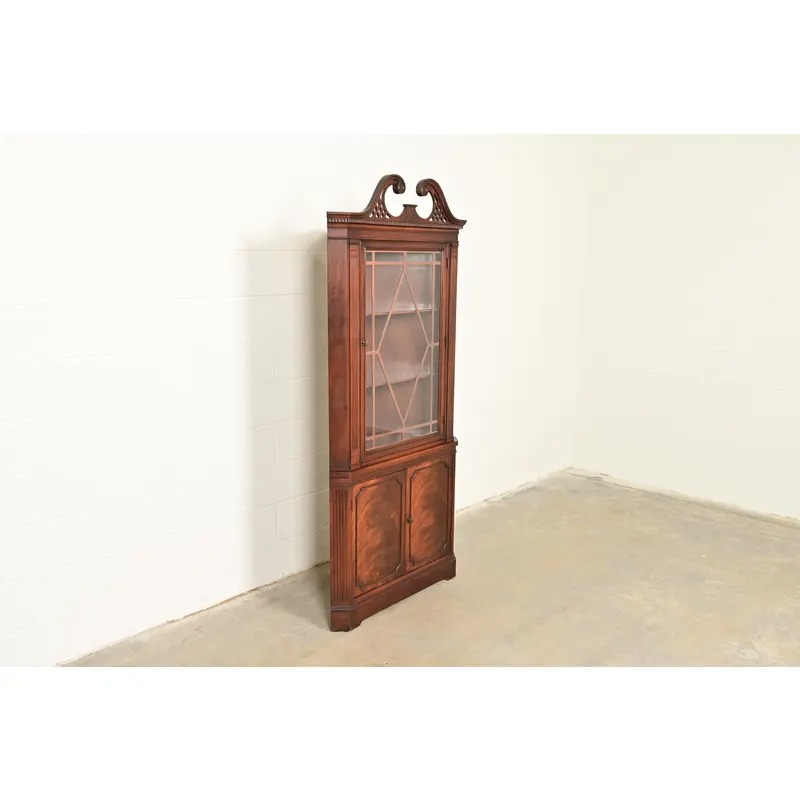 Baker Furniture Style Georgian Flame Mahogany Corner Cabinet, Circa 1940s - Image 4