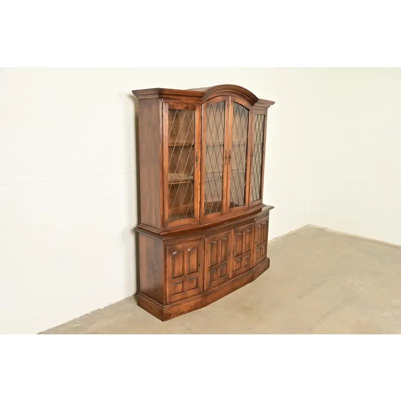 Ethan Allen Georgian Solid Maple Lighted Breakfront Bookcase Cabinet - Image 4