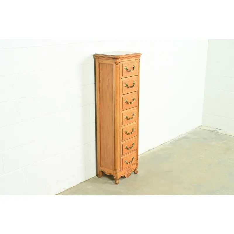 Hickory French Provincial Louis XV Carved Oak Lingerie Chest or Semainier - Image 4